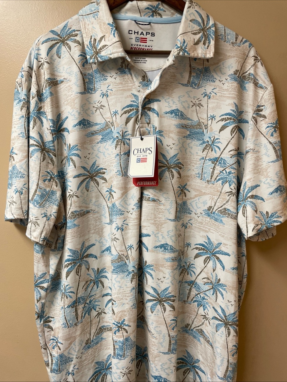 CHAPS Everyday Performance Men's Off white Blue Palm Print Short Sleeve Shirt